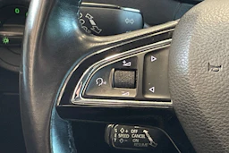valkoinen Skoda Octavia 2015 kuva 14.