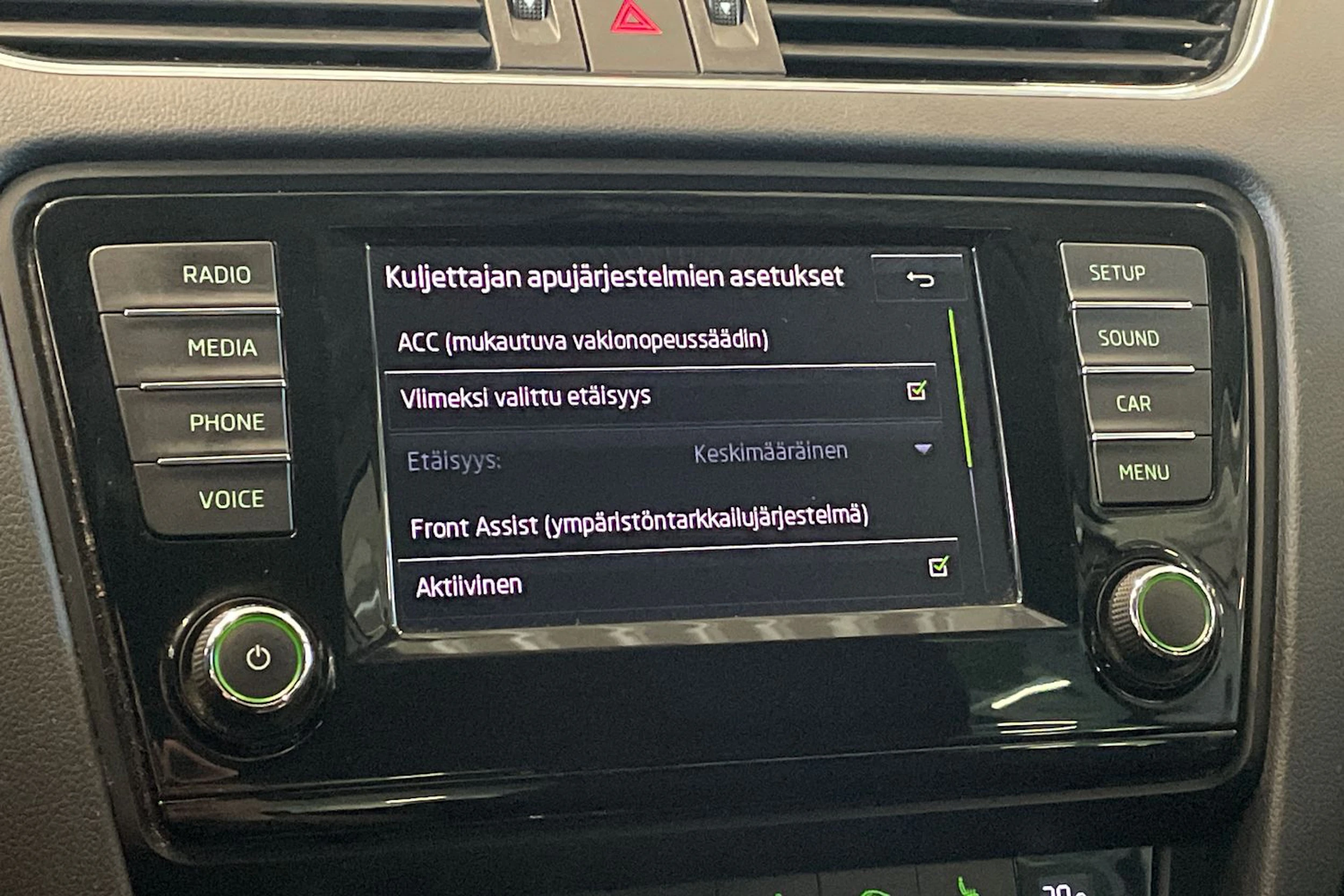 valkoinen Skoda Octavia 2015 kuva 19.