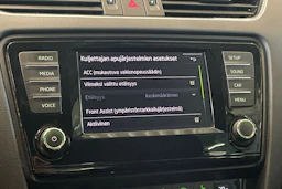valkoinen Skoda Octavia 2015 kuva 19.