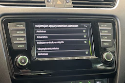 valkoinen Skoda Octavia 2015 kuva 20.