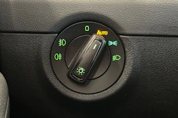 valkoinen Skoda Octavia 2015 kuva 26.