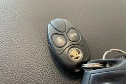 valkoinen Skoda Octavia 2015 kuva 31.