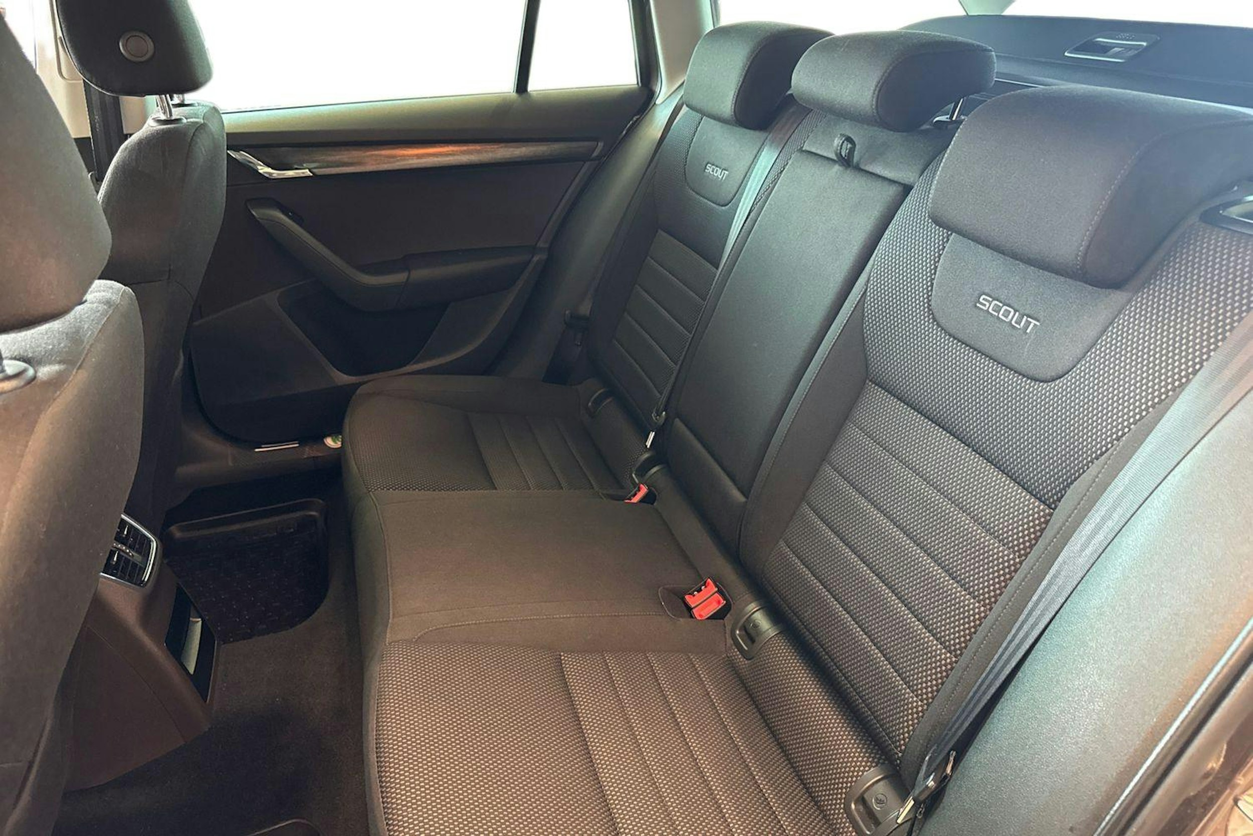 Ruskea (beige) Skoda OCTAVIA 2015 kuva 10.