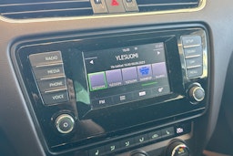 Ruskea (beige) Skoda OCTAVIA 2015 kuva 19.