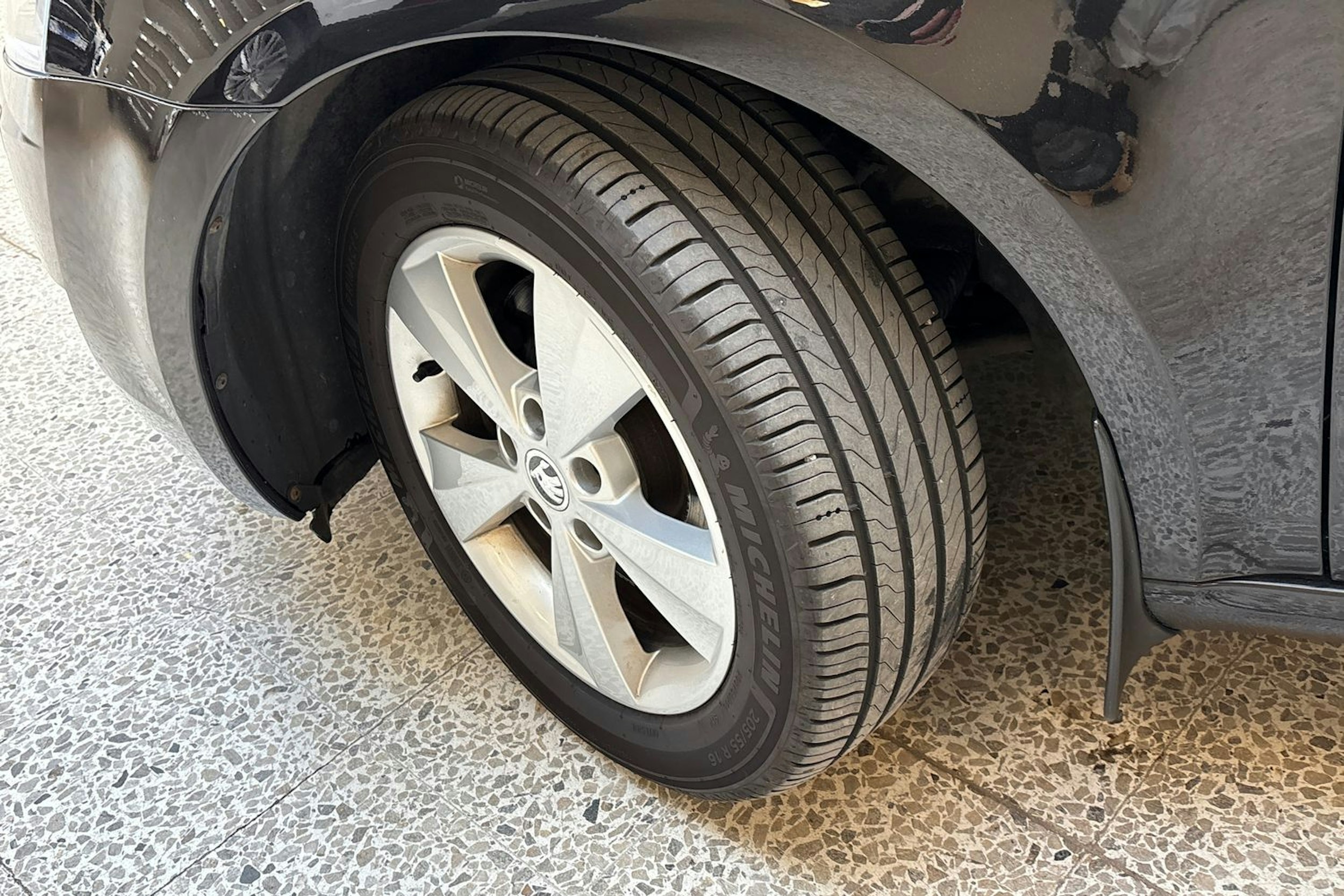musta Skoda Octavia 2015 kuva 13.