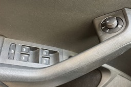 musta Skoda Octavia 2015 kuva 18.