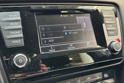 musta Skoda Octavia 2015 kuva 25.