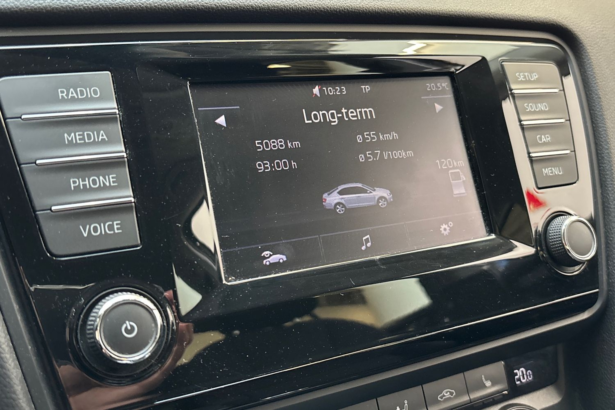 musta Skoda Octavia 2015 kuva 26.
