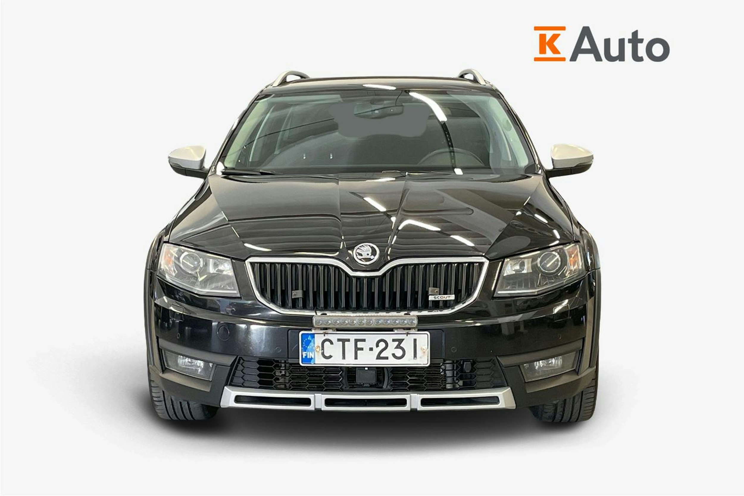 Musta Skoda OCTAVIA 2015 kuva 5.