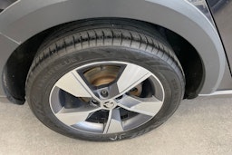 Musta Skoda OCTAVIA 2015 kuva 13.