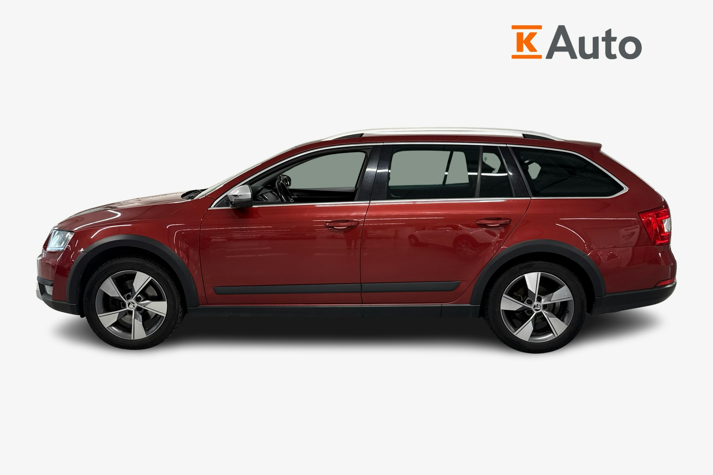 punainen Skoda Octavia 2015 kuva 5.