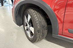 punainen Skoda Octavia 2015 kuva 10.