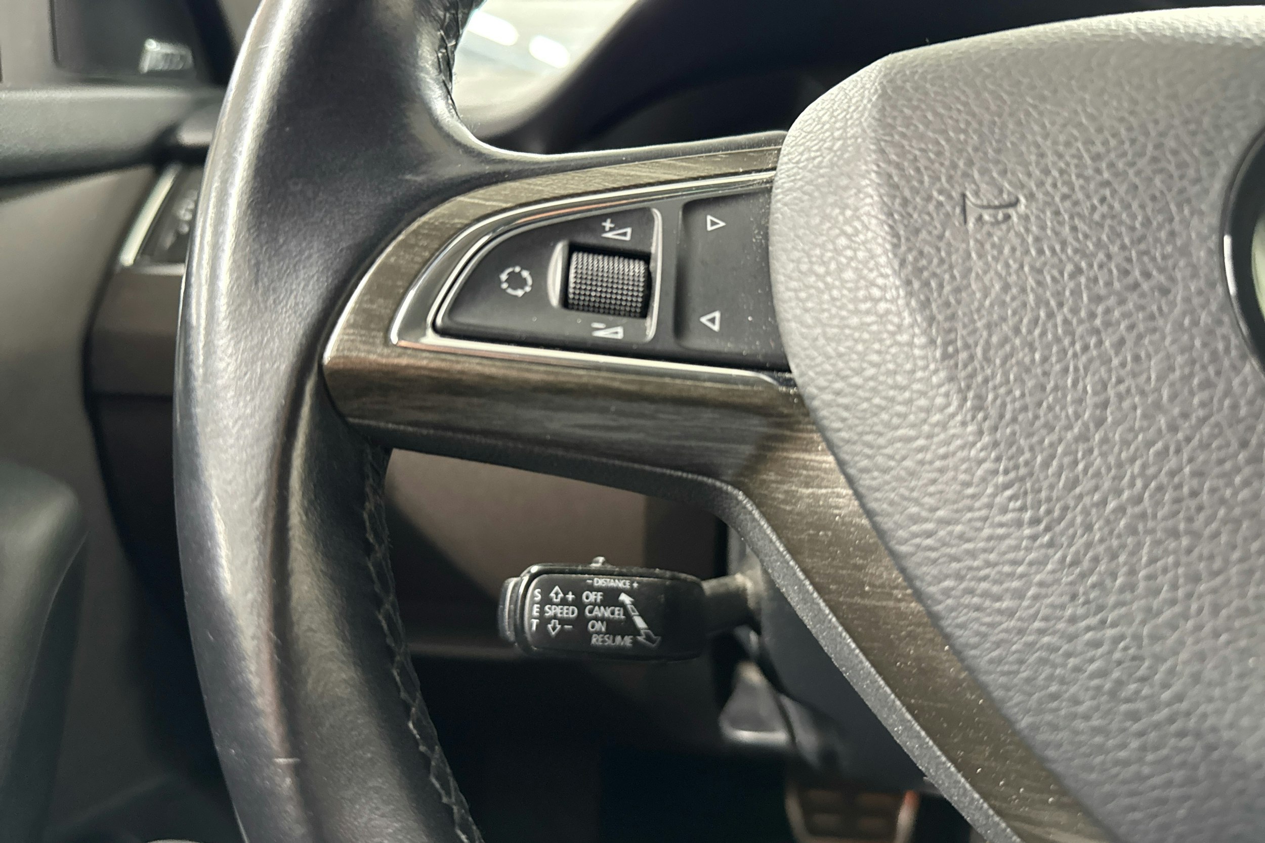 punainen Skoda Octavia 2015 kuva 13.