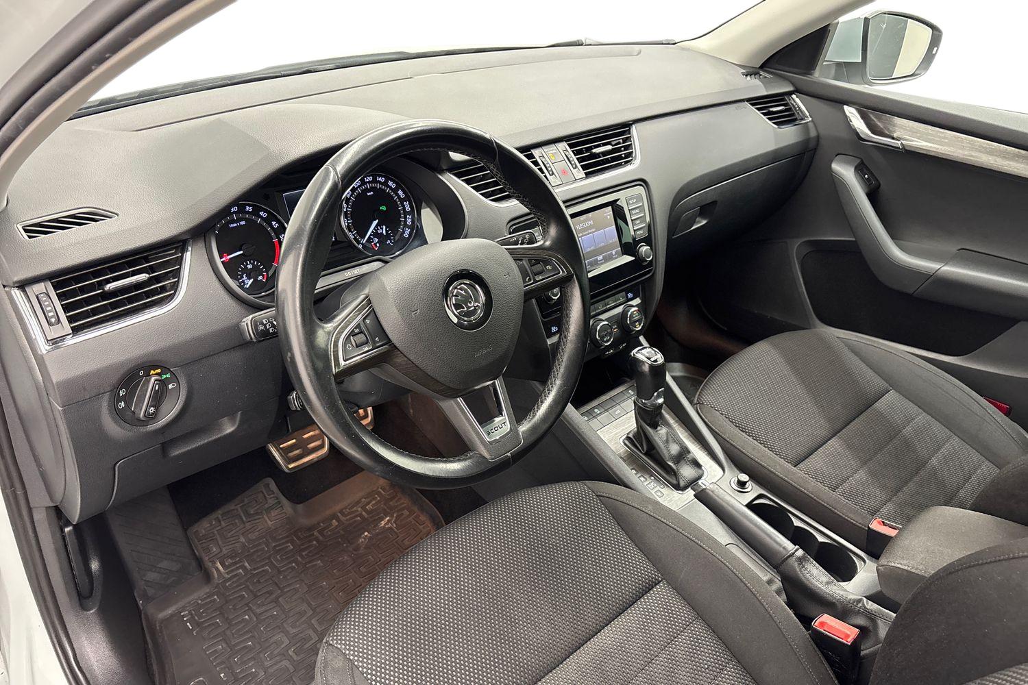 Skoda Octavia 2015, kuva 6/23