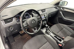 valkoinen Skoda Octavia 2015 kuva 6.