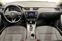 valkoinen Skoda Octavia 2015 kuva 7.