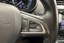 valkoinen Skoda Octavia 2015 kuva 14.