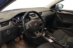 sininen Skoda Octavia 2015 kuva 3.