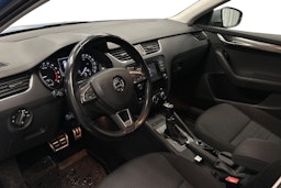 sininen Skoda Octavia 2015 kuva 7.