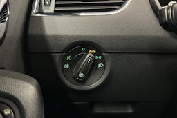 sininen Skoda Octavia 2015 kuva 21.