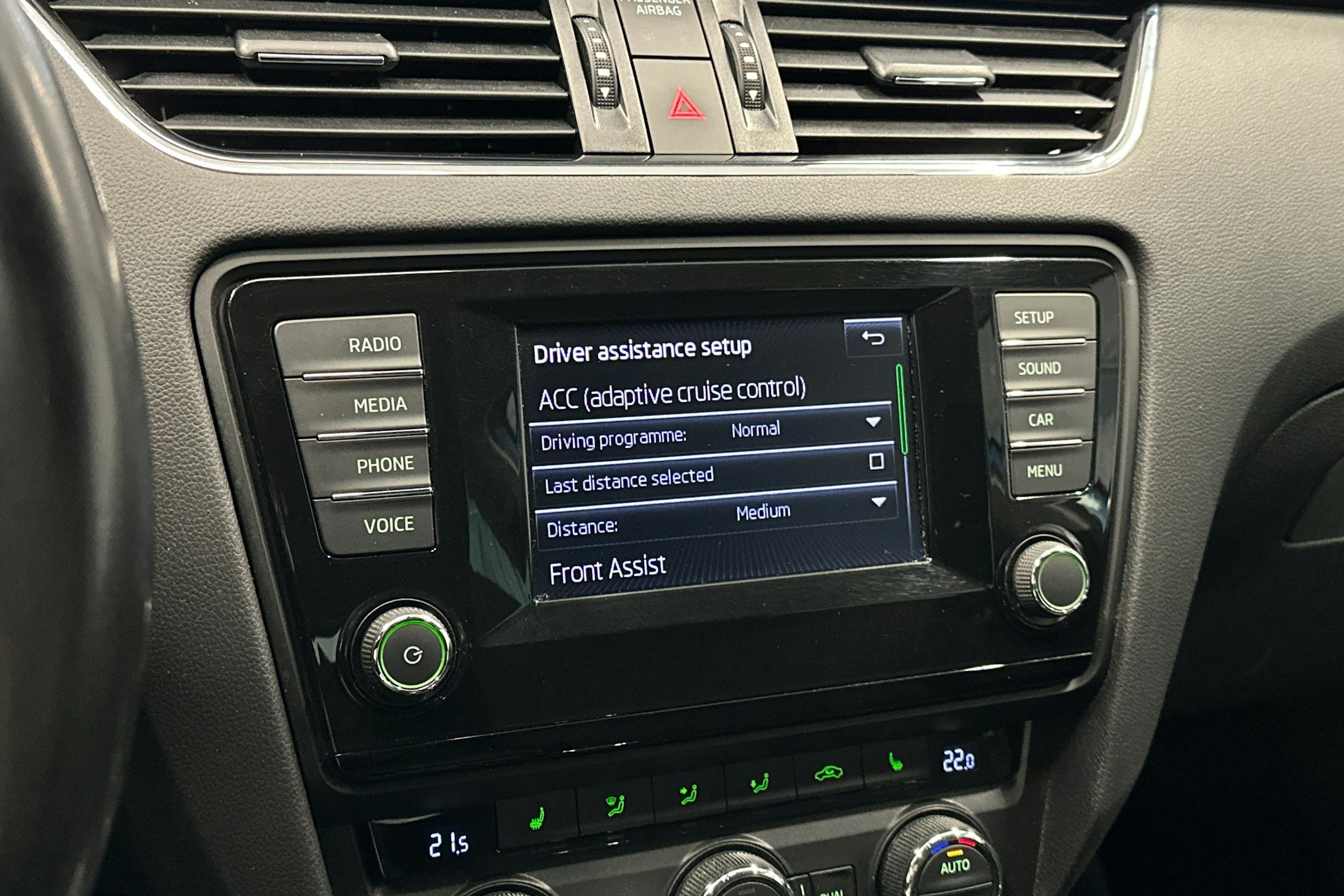 sininen Skoda Octavia 2015 kuva 25.