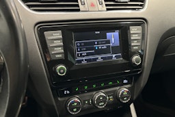 sininen Skoda Octavia 2015 kuva 27.