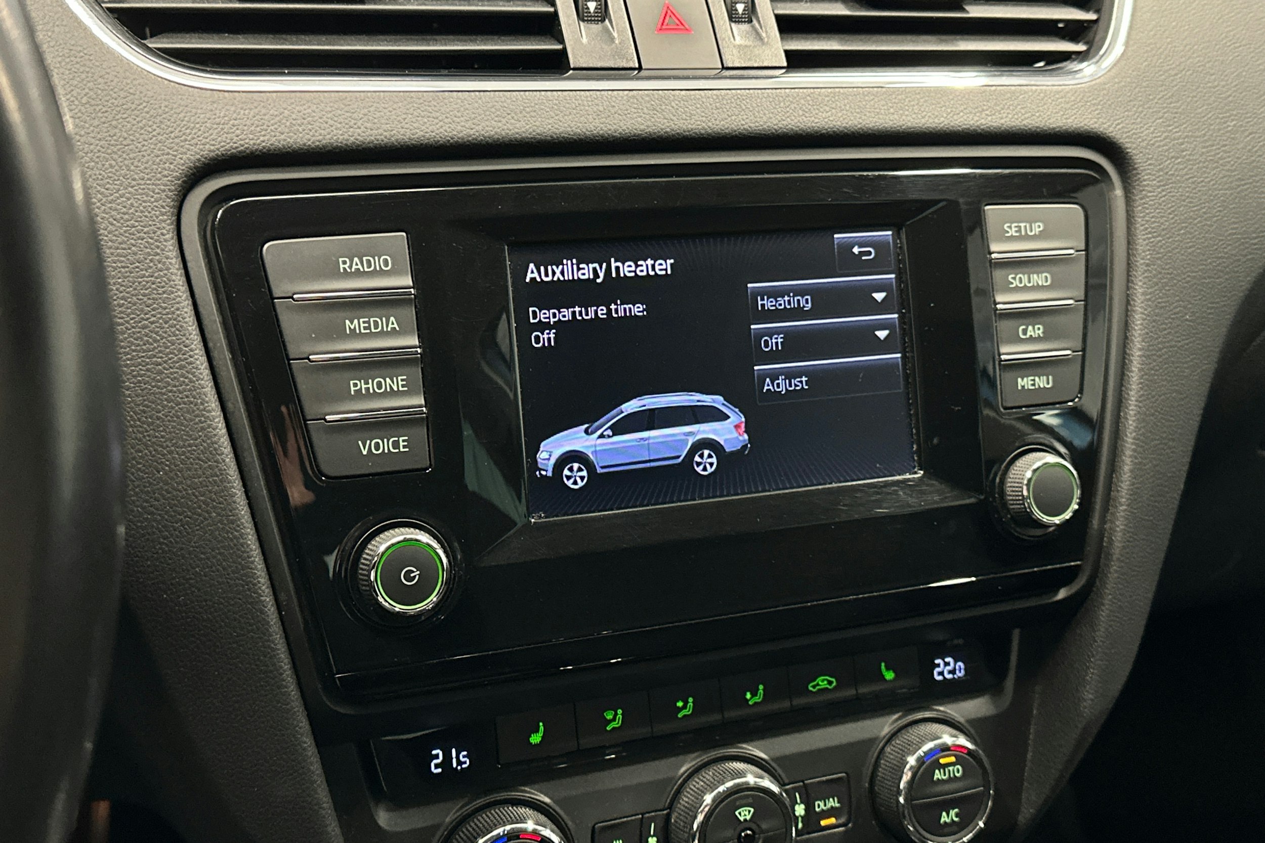 sininen Skoda Octavia 2015 kuva 29.