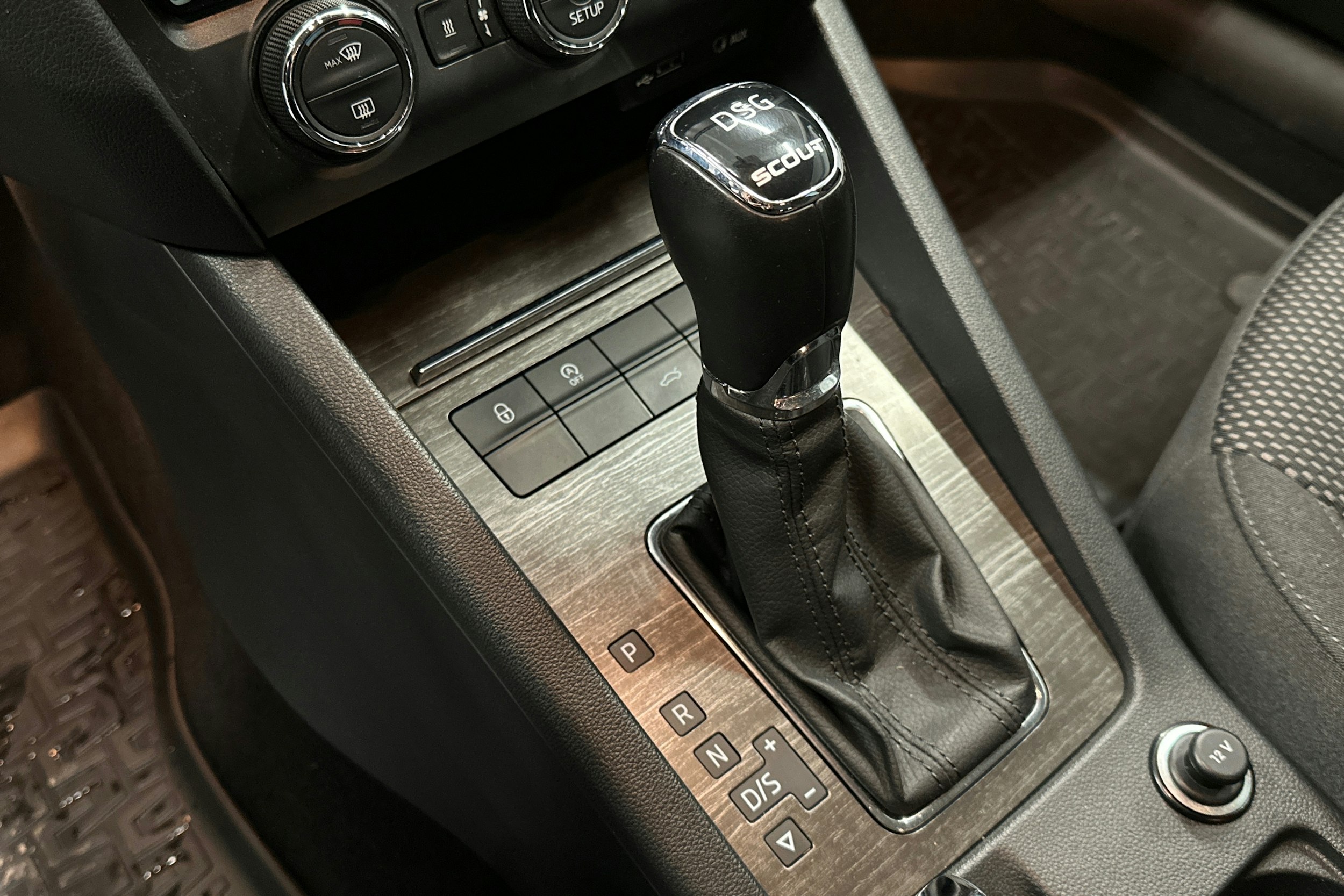 sininen Skoda Octavia 2015 kuva 33.