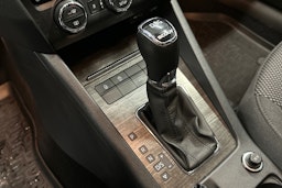 sininen Skoda Octavia 2015 kuva 33.