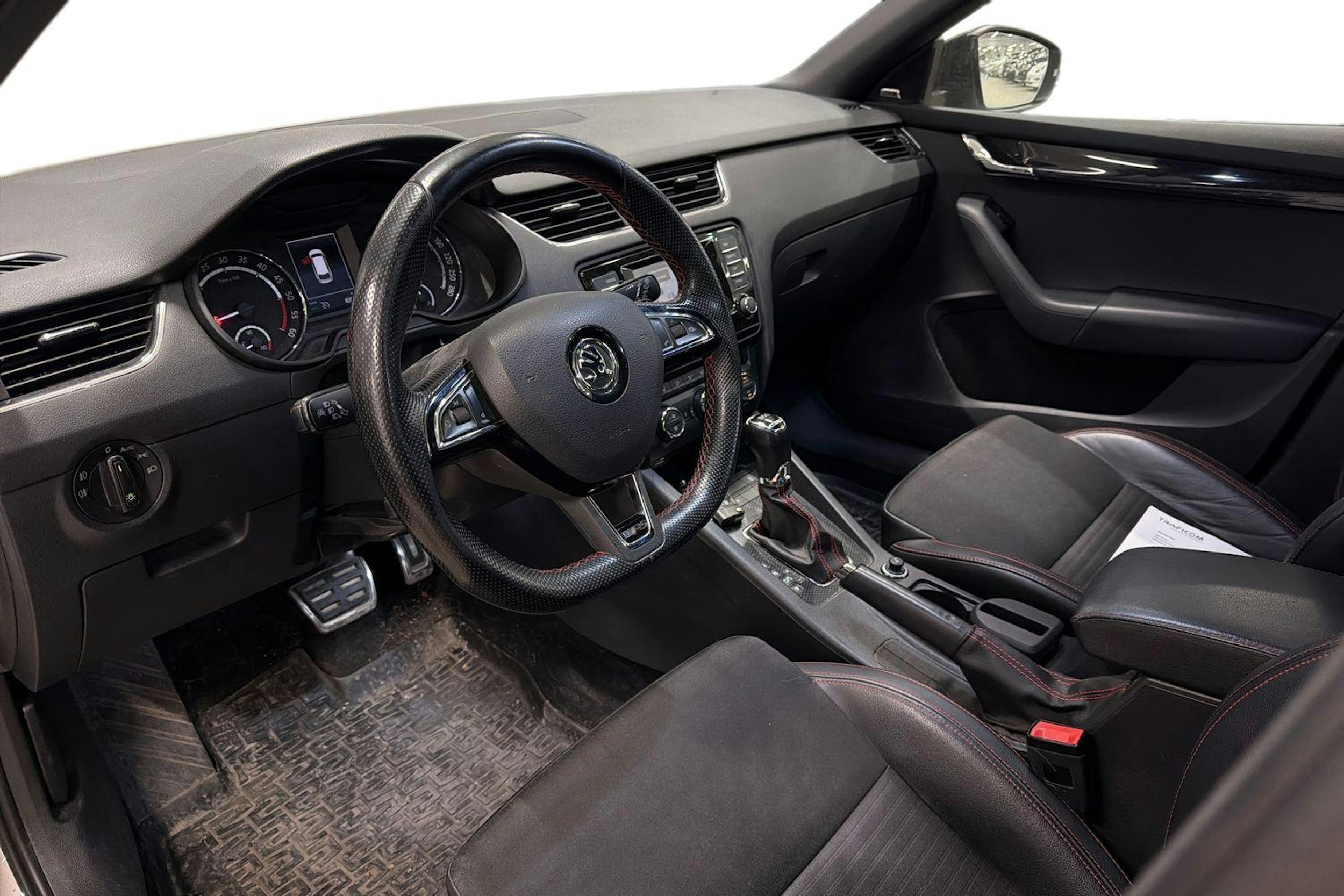 valkoinen Skoda Octavia 2015 kuva 3.