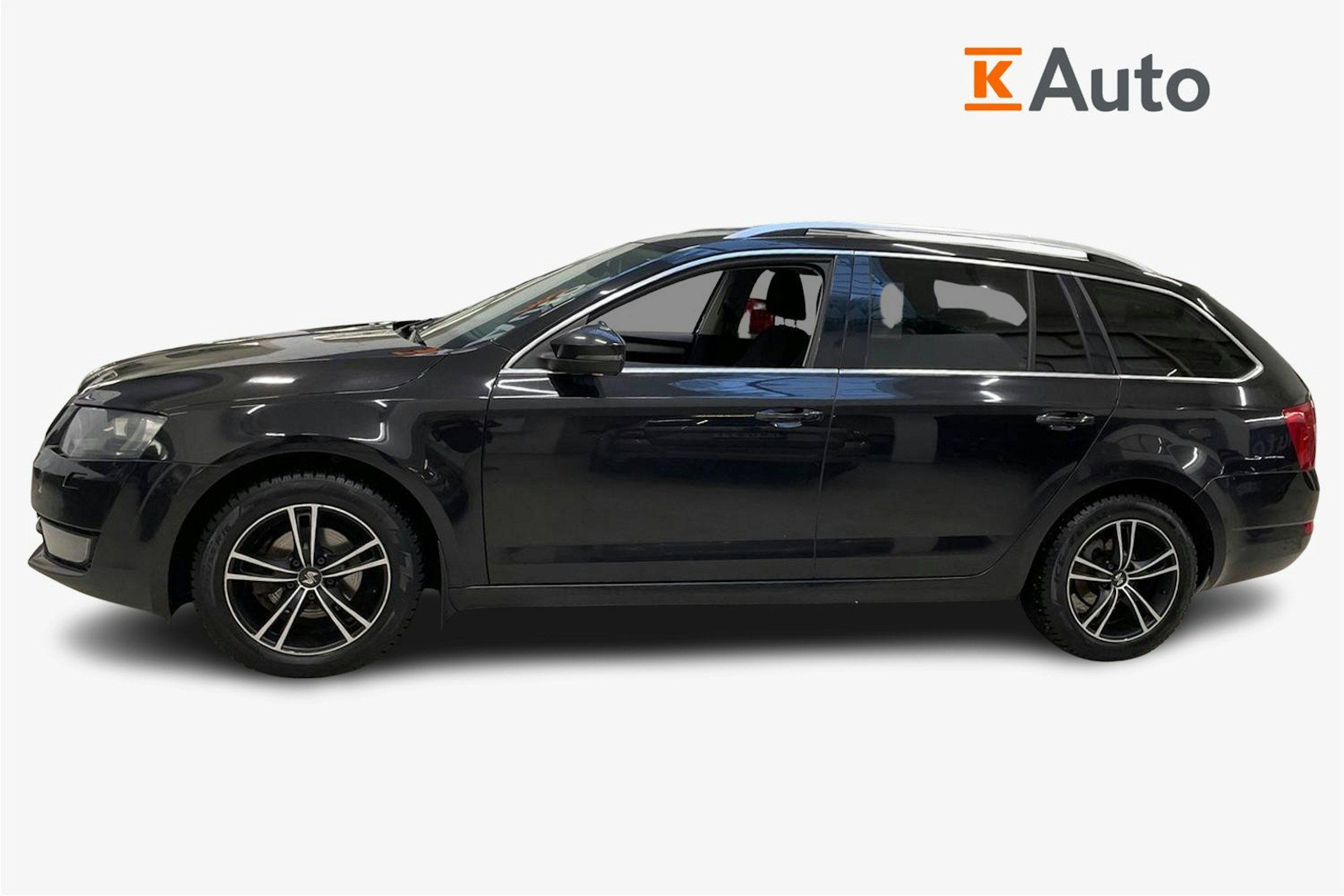 musta Skoda Octavia 2015 kuva 5.