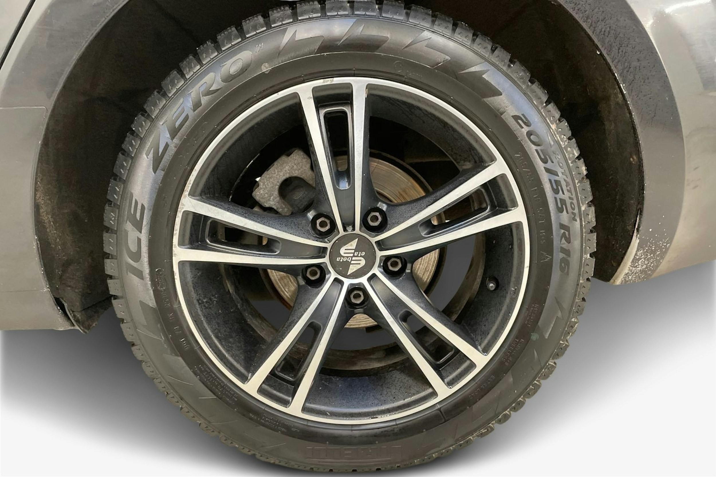 musta Skoda Octavia 2015 kuva 9.