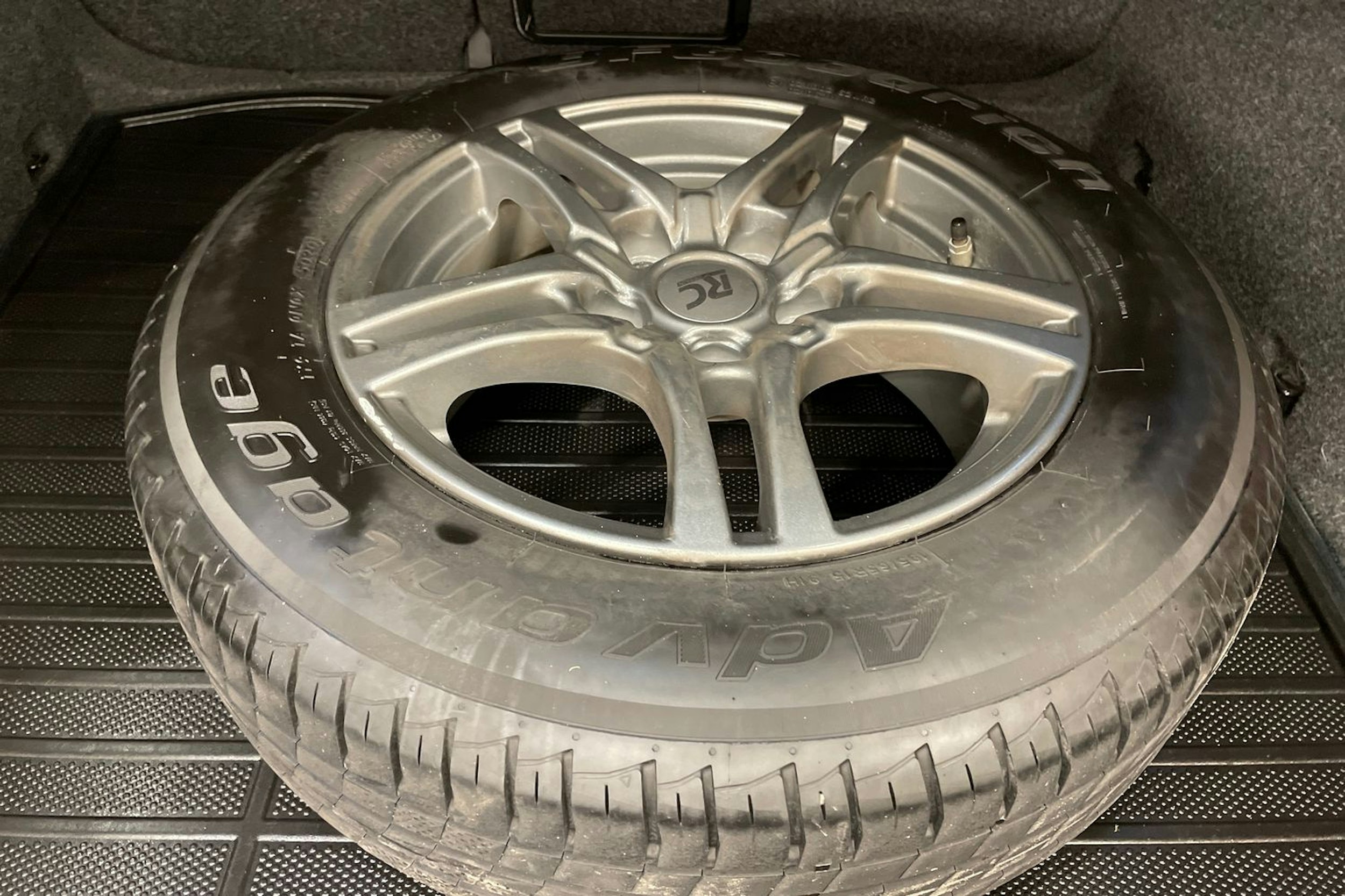 musta Skoda Octavia 2015 kuva 13.