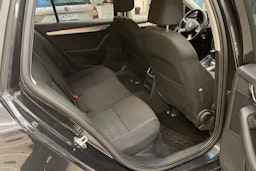 musta Skoda Octavia 2015 kuva 15.