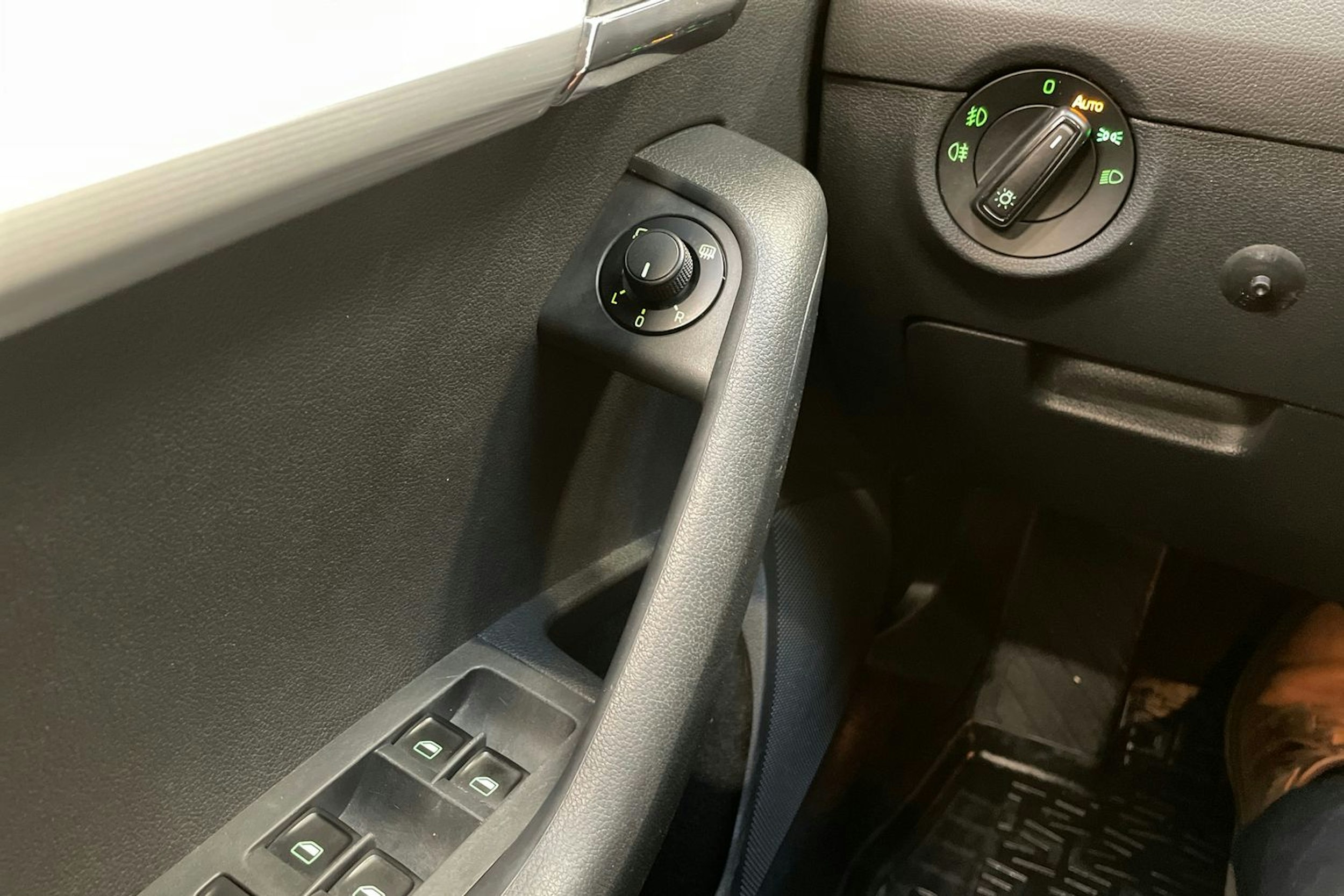 musta Skoda Octavia 2015 kuva 30.