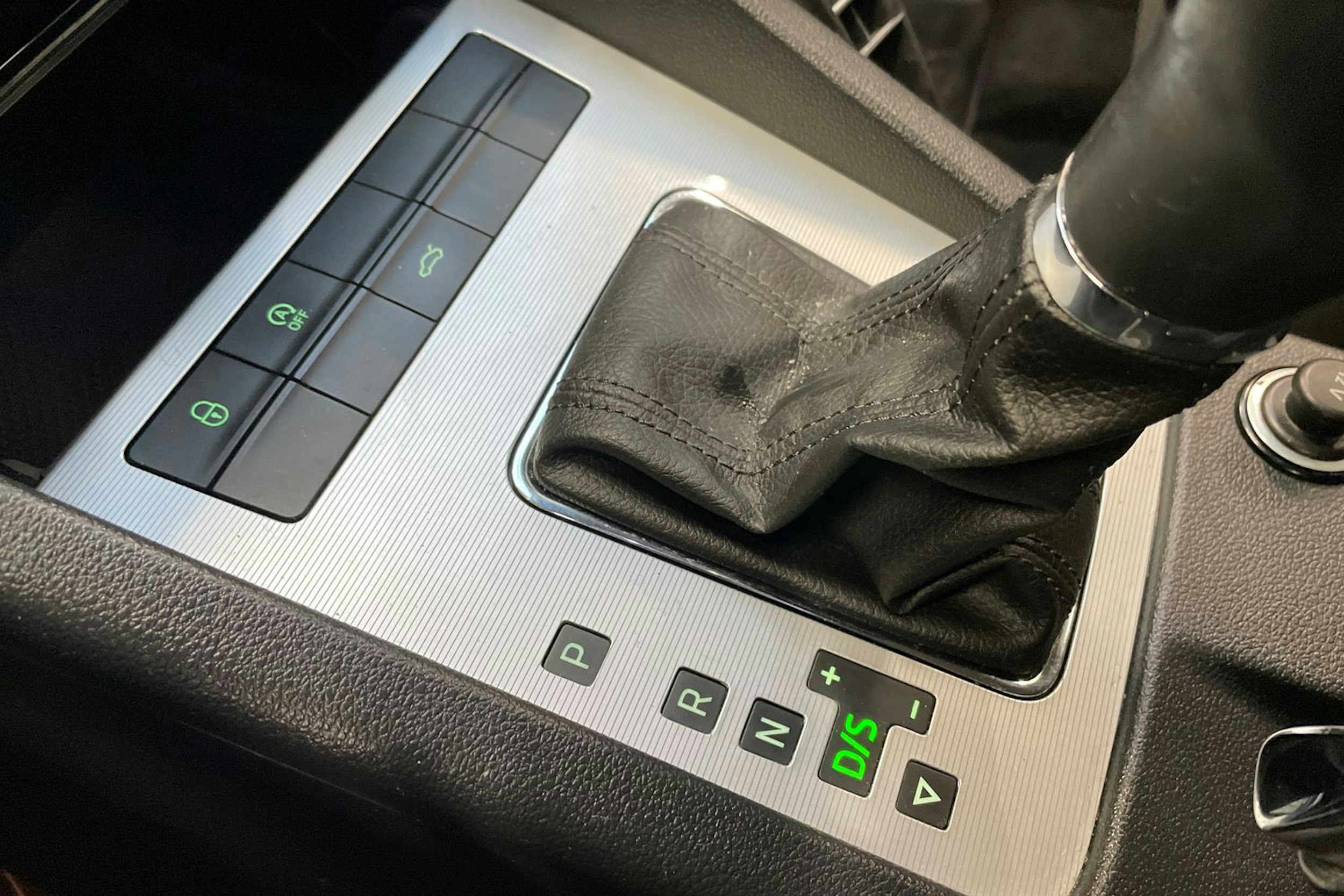 musta Skoda Octavia 2015 kuva 32.