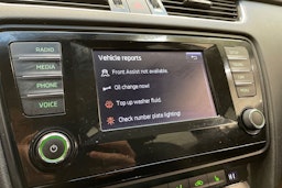 musta Skoda Octavia 2015 kuva 41.