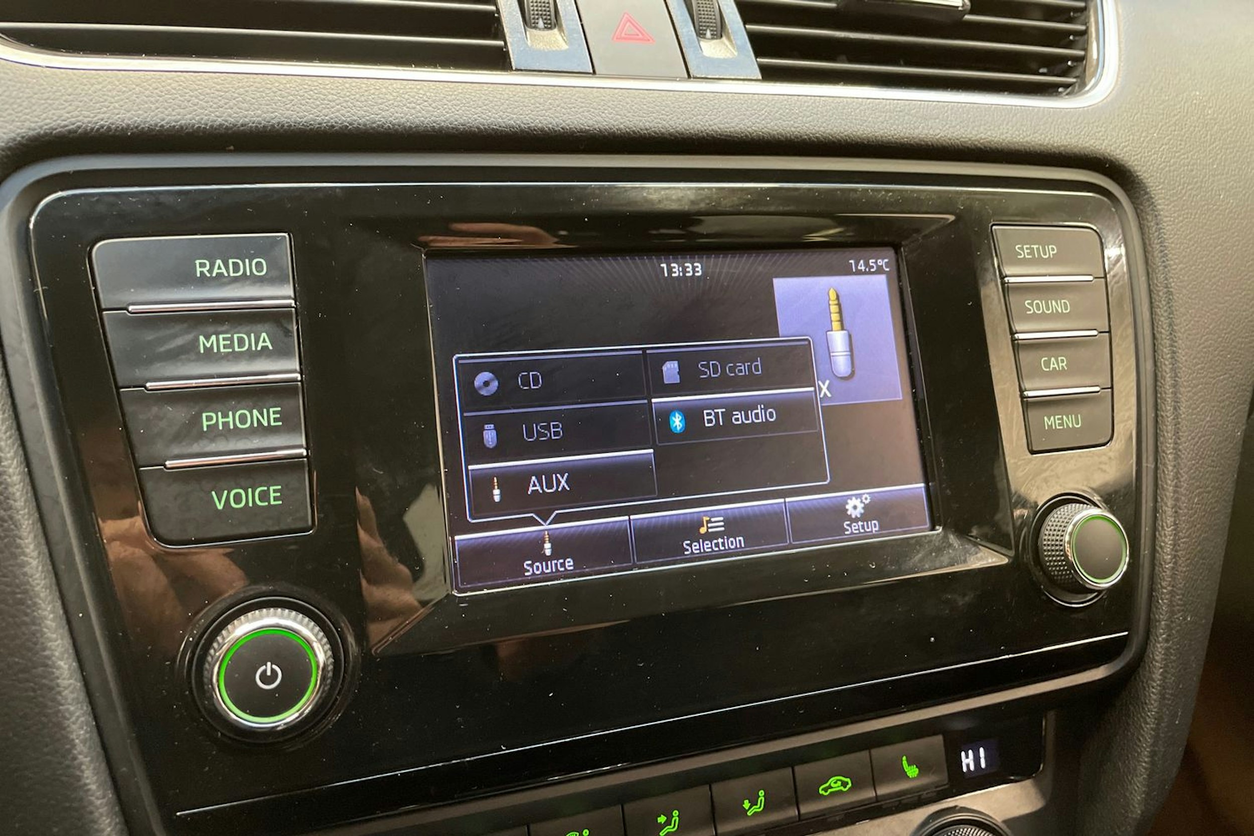 musta Skoda Octavia 2015 kuva 42.