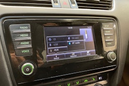 musta Skoda Octavia 2015 kuva 42.