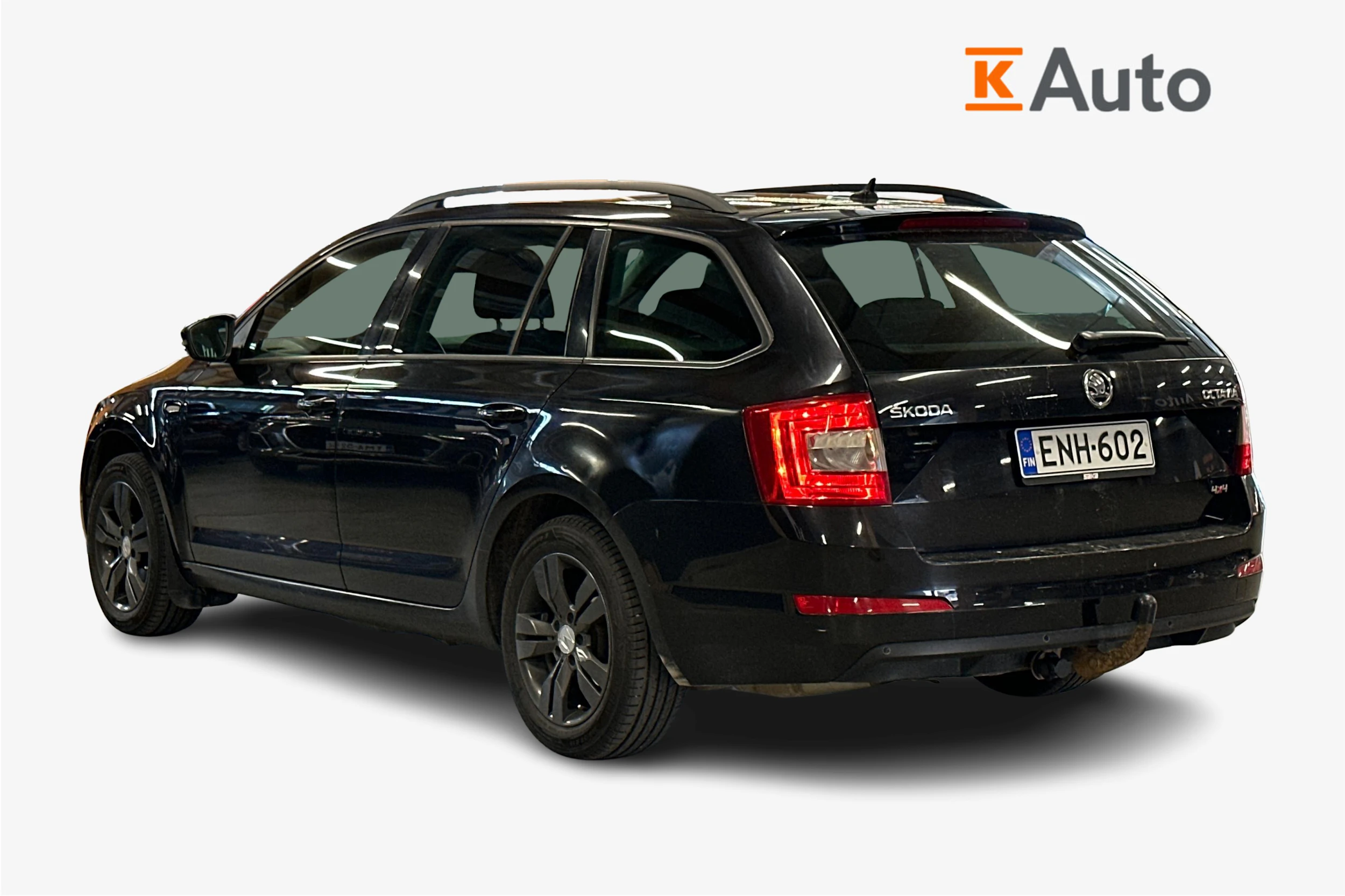 musta Skoda Octavia 2015 kuva 2.