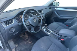 Valkoinen Skoda OCTAVIA 2015 kuva 3.