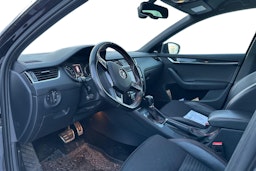 Musta Skoda OCTAVIA 2015 kuva 3.