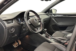 Musta Skoda OCTAVIA 2015 kuva 7.