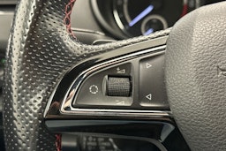 Musta Skoda OCTAVIA 2015 kuva 18.