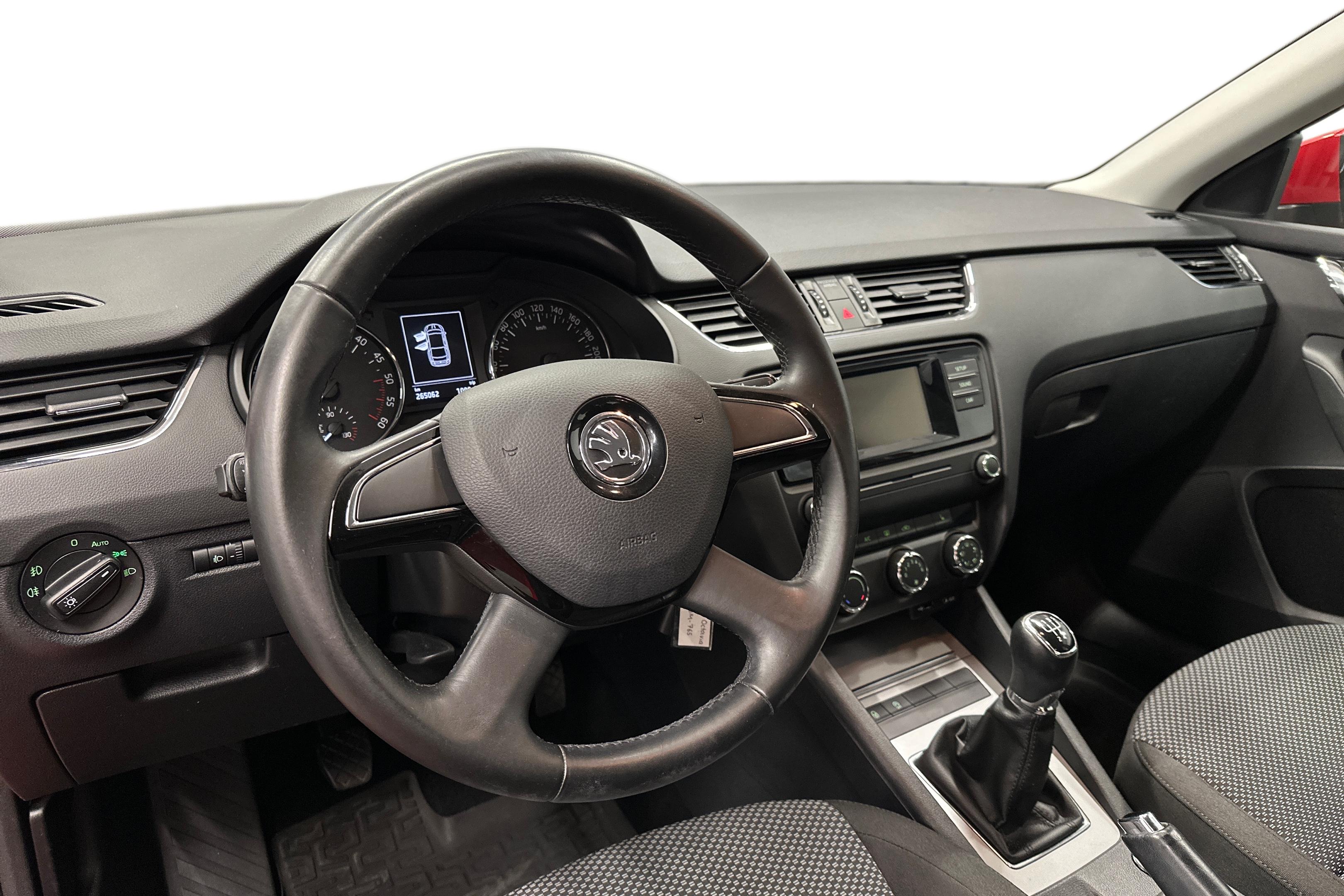 Skoda Octavia 1,6 TDI 105 Ambition 2015, kuva 6/28
