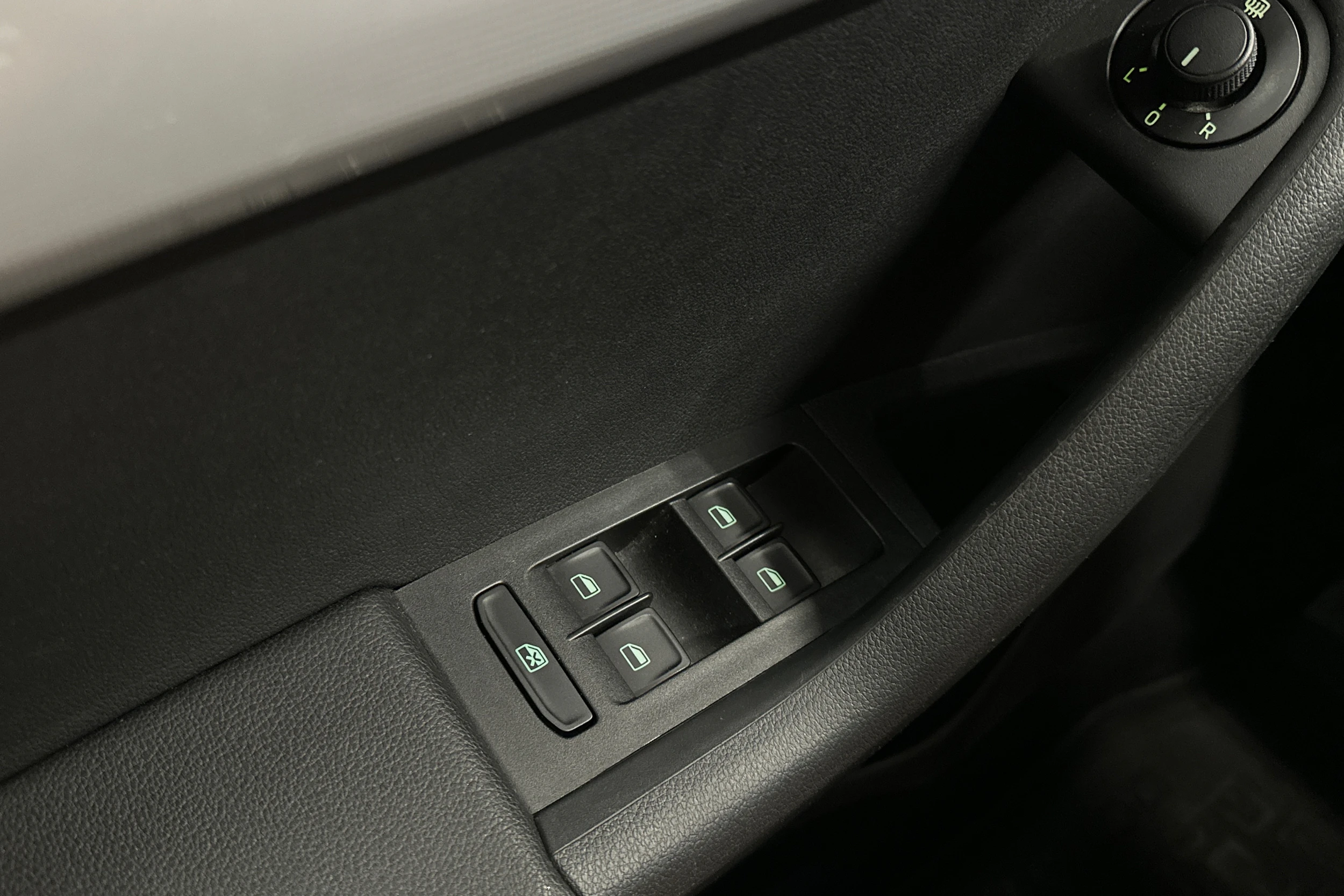 punainen Skoda Octavia 2015 kuva 15.