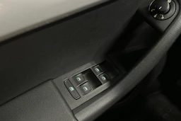 punainen Skoda Octavia 2015 kuva 15.