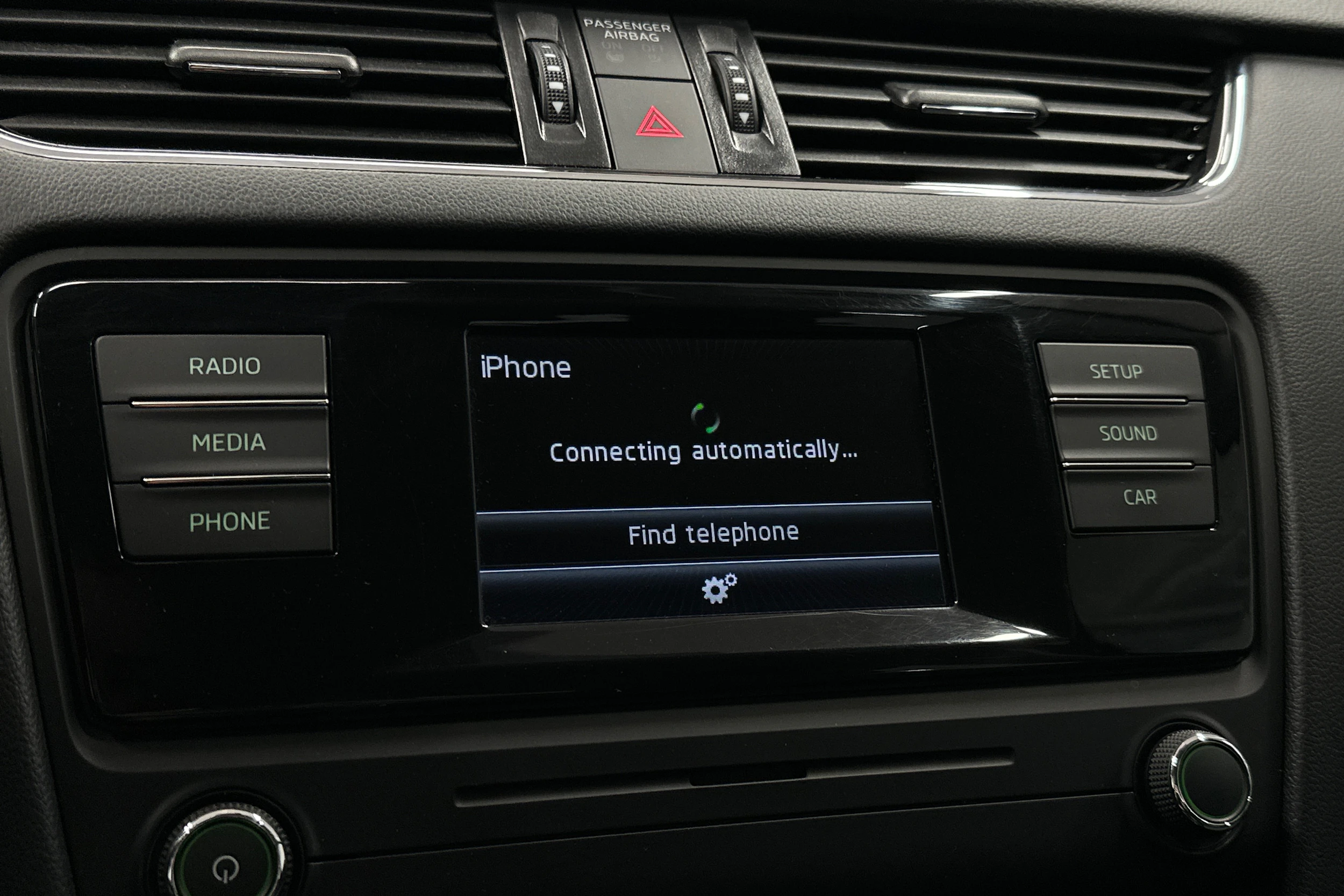 punainen Skoda Octavia 2015 kuva 19.