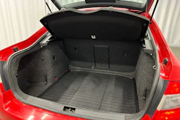 punainen Skoda Octavia 2015 kuva 26.