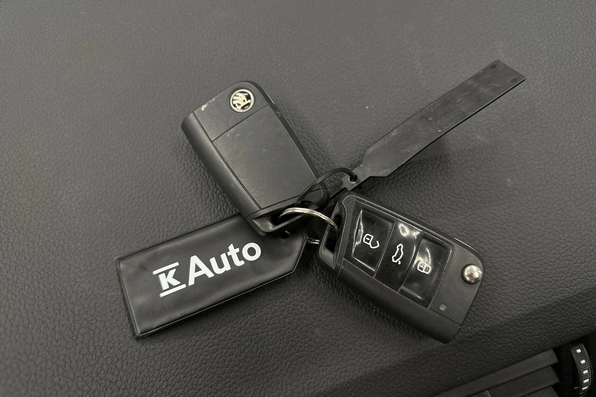punainen Skoda Octavia 2015 kuva 28.